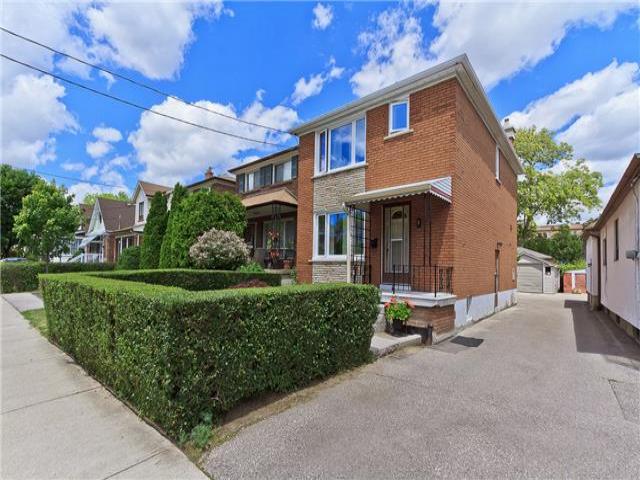 8 Warren Cres
