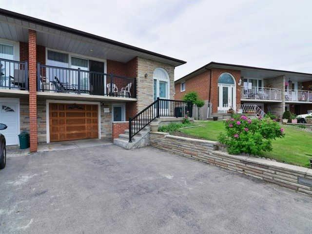 111 Blossom Cres