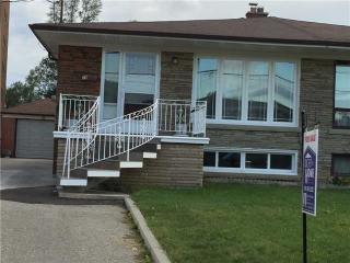 24 Goldcrest Blvd