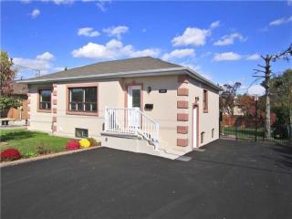 2439 Islington Ave