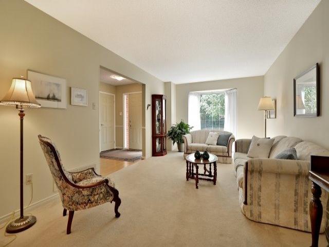 4065 Farnsworth Cres