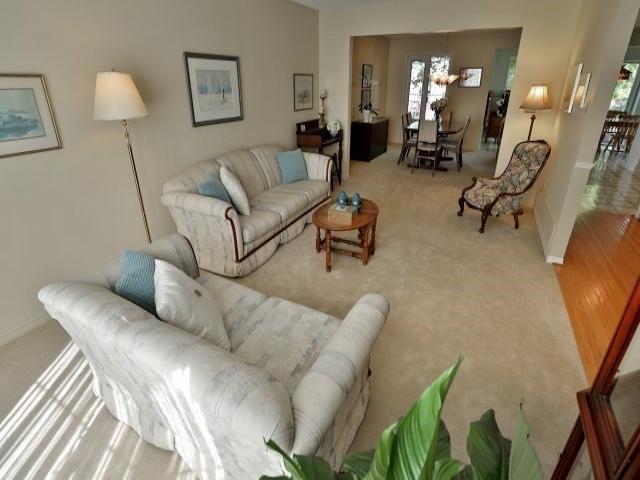 4065 Farnsworth Cres