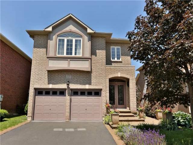 2393 Blue Holly Cres