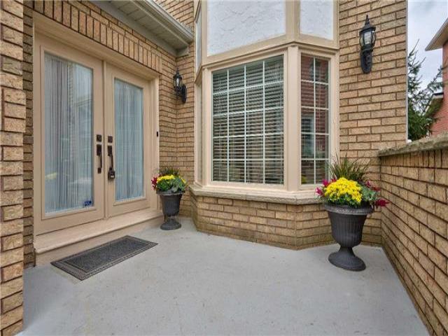 5660 Bell Harbour Dr