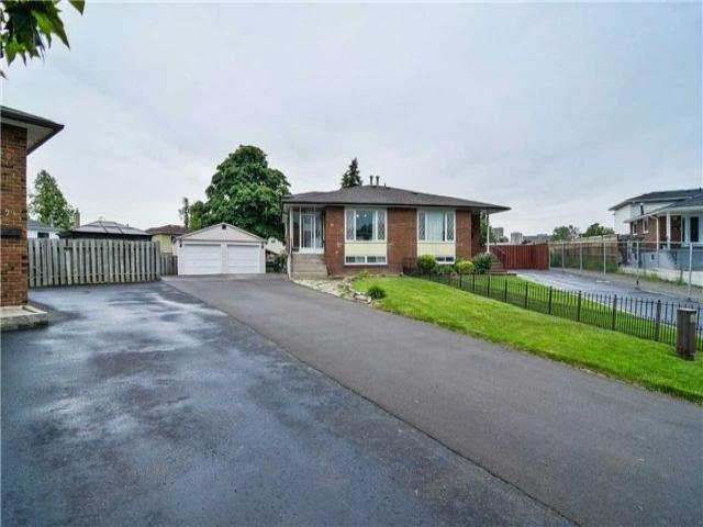 31 Forsythia Rd