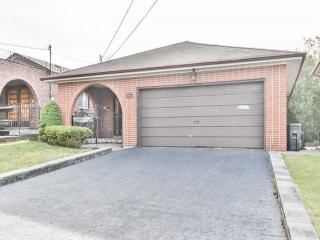 351 Maple Leaf Dr
