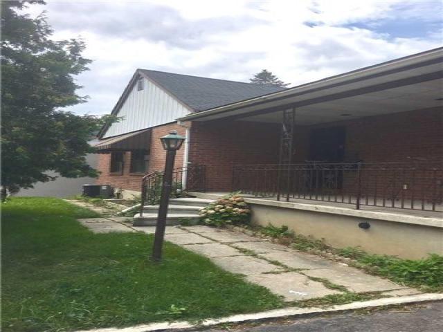 Mainflr - 26 Beckett Ave