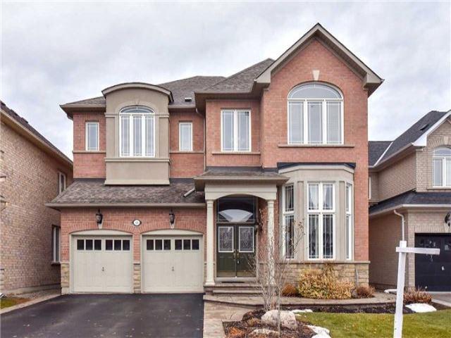 48 Howland Cres