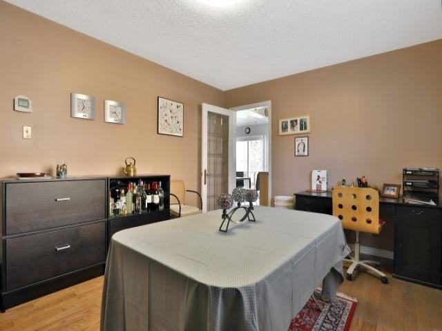 1295 Roseberry Cres