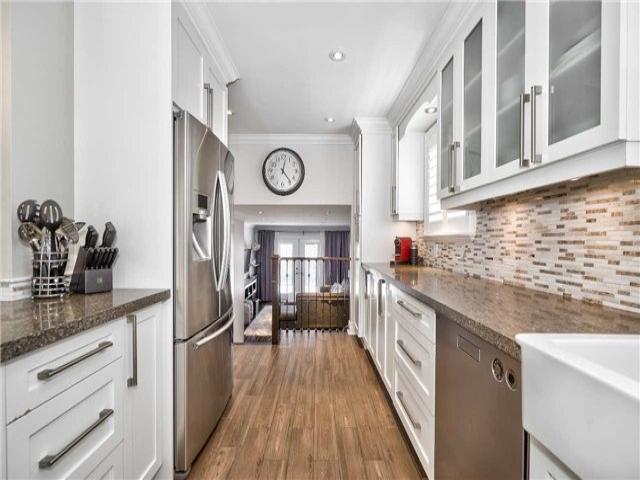 1797 Pickmere Crt