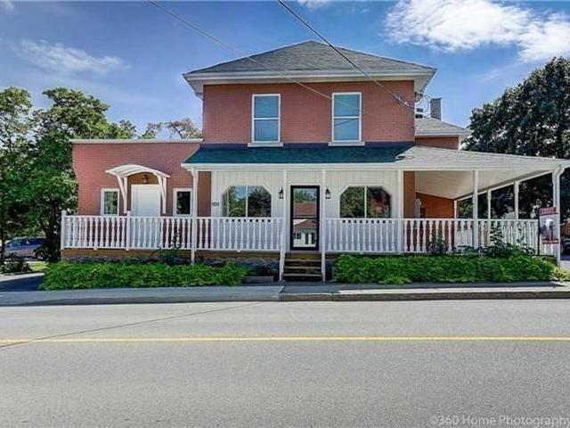 2045 Embleton Rd