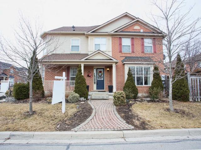 1049 Bowring Cres