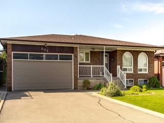 603 Queens Dr