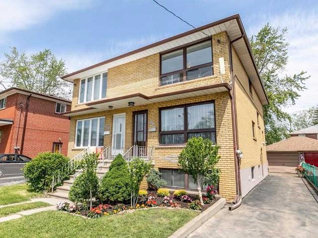 30 Woodbury Road