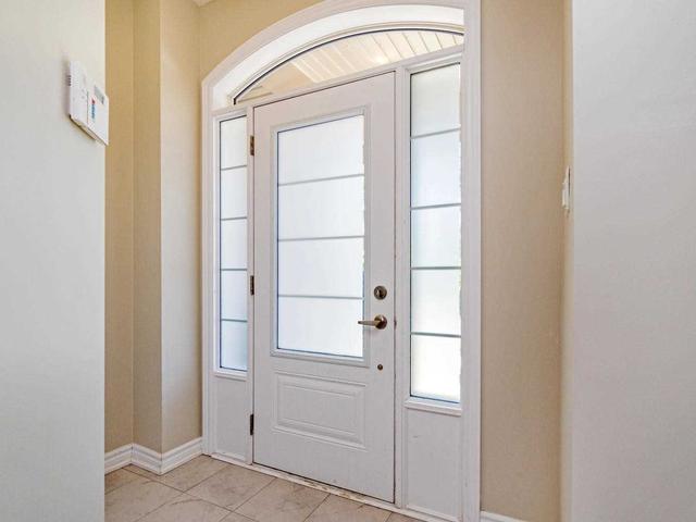 33 Ridgegate Cres