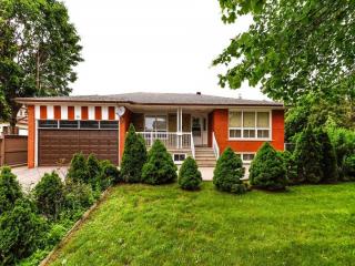 16 Quinan Dr