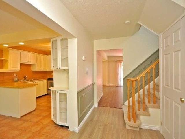 (Upper - 3029 Oslo Cres