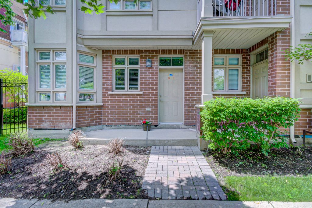 3 38 Gibson Ave, Toronto Sold, W4503928 Condos.ca