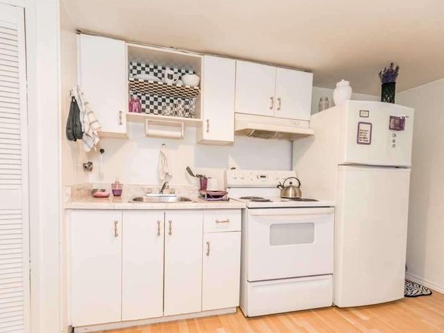 4 Hallcrown Crct