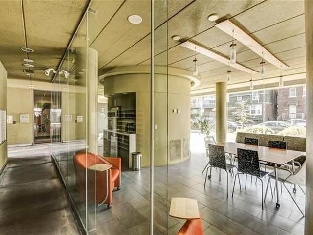 406 - 25 Ritchie Ave