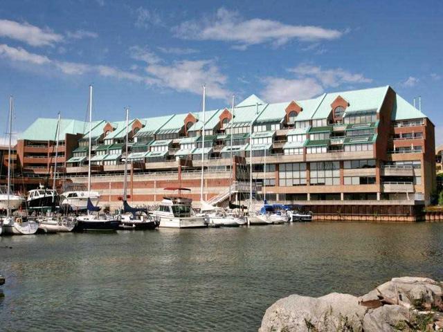 100 Bronte Rd, Unit 408