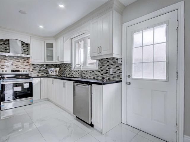 15 Algonquin Blvd
