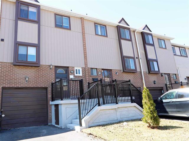 141 Moregate Cres