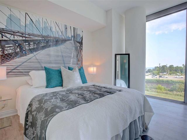 403 - 105 The Queensway