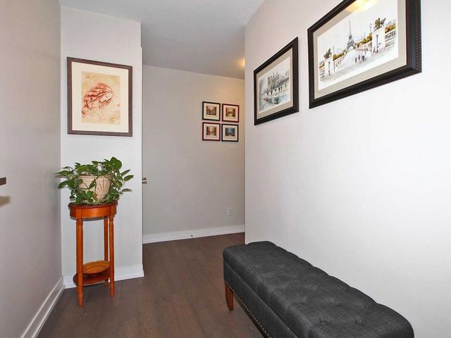 703 - 36 Howard Park Ave