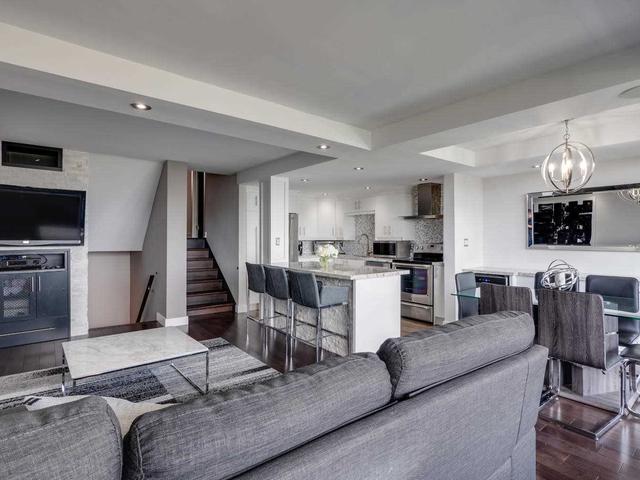 11 Wincott Dr, Unit 1411