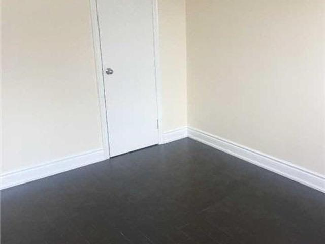 Upper - 30 Dittmer Cres