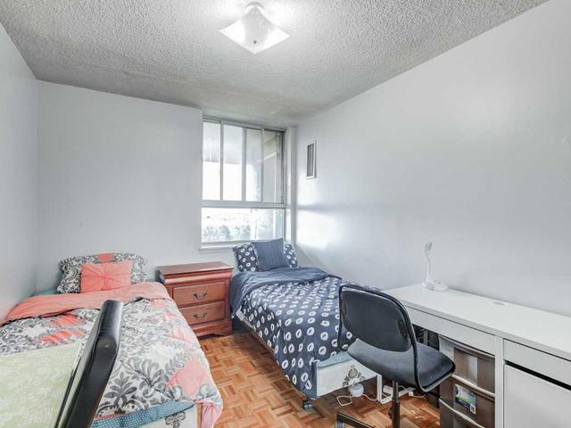 1603 - 40 Panorama Crt