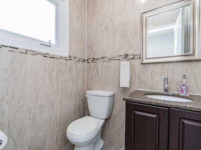 12 Thorntree Cres