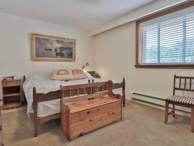 1 Erinbrook Crt