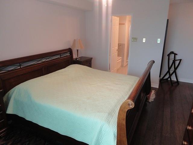 1304 - 2155 Burnhamthorpe Rd W