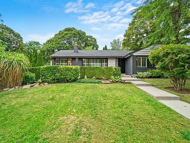 14 Riverbank Dr