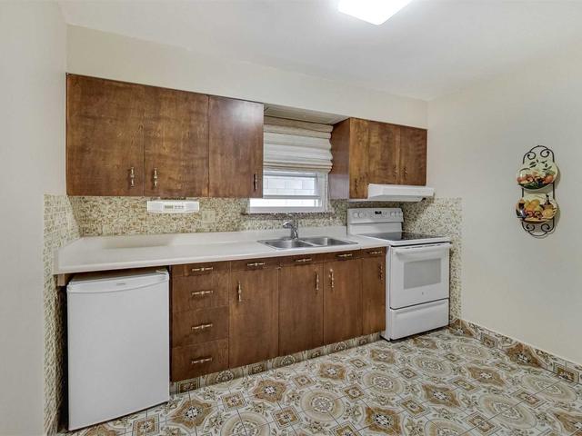 16 Mayall Ave