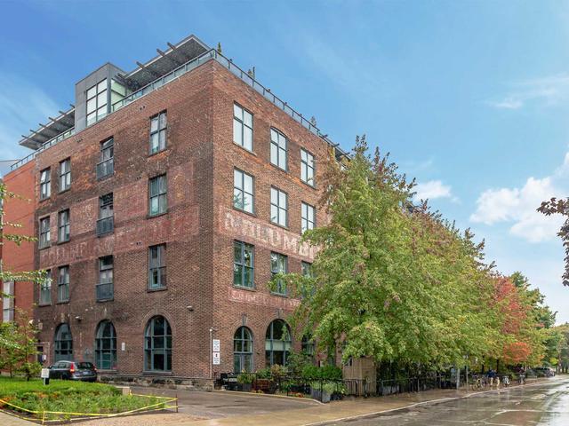 369 Sorauren Ave, Unit 206