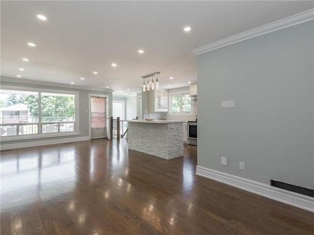 Main - 626 Green Meadow Cres