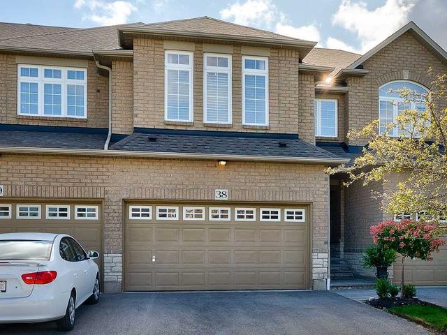 130 Robert St, Unit 38