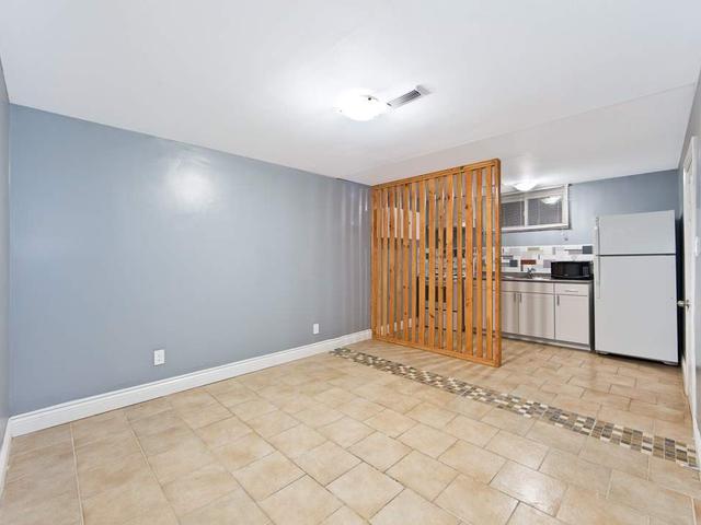 Bsmnt - 28 Ardglen Dr