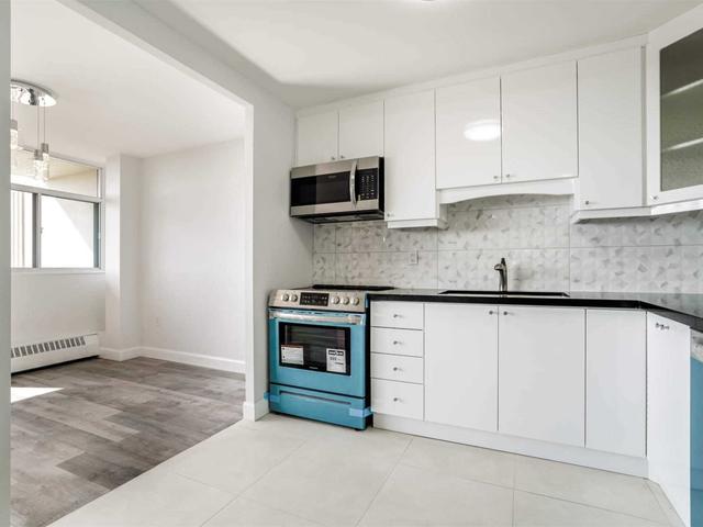 805 - 2301 Derry Rd W