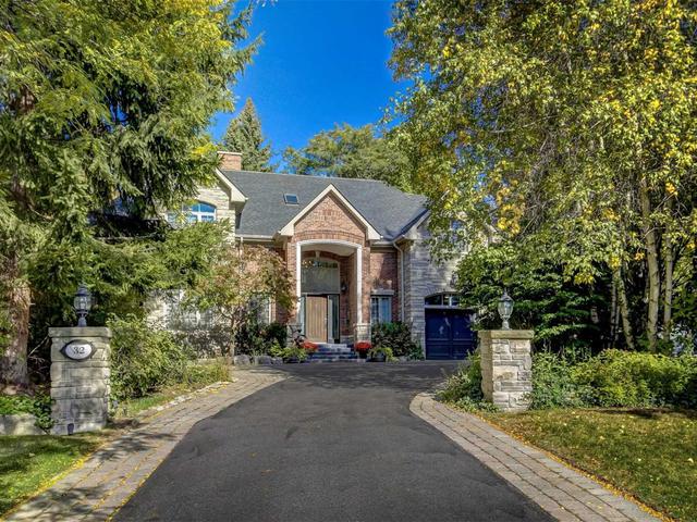 32 Sir Williams Lane