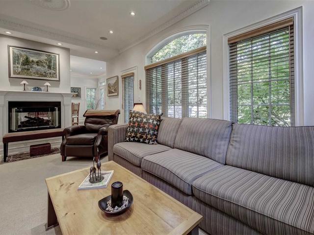 32 Sir Williams Lane