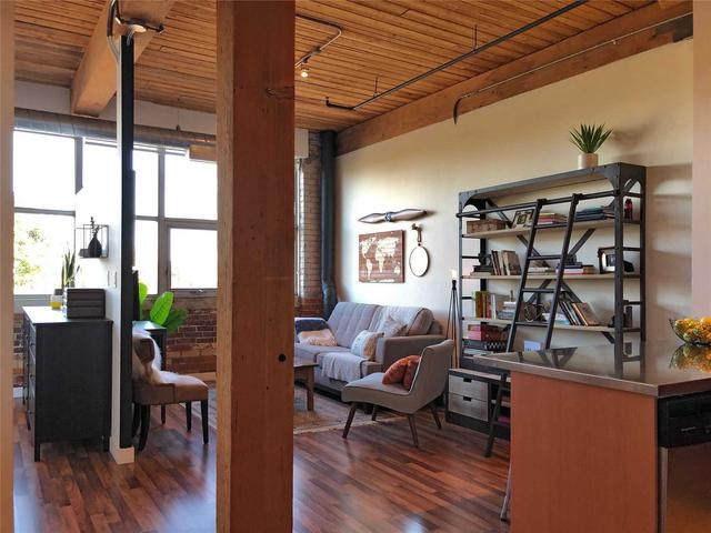 2154 Dundas St W, Unit 504