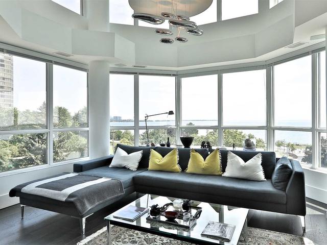 80 Palace Pier Crt, PH503