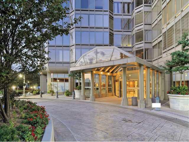 1 Palace Pier Crt, Unit 3307