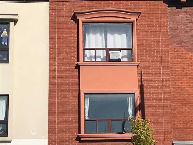 2nd Fl - 1260 St Clair Ave W