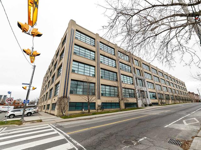 213 - 1001 Roselawn Ave