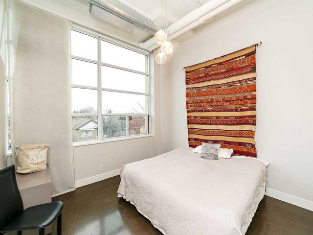 213 - 1001 Roselawn Ave